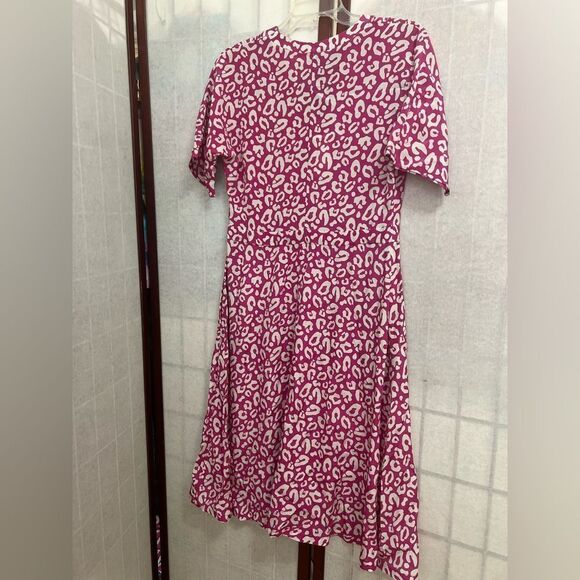 NWT TUCKER MADELINE CHEETAH IN HOT 100% SILK PINK DRESS SIZE XS - Picture 2 of 8